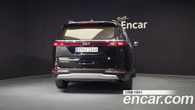 Kia Carnival 2021 — Şəkil 18/20