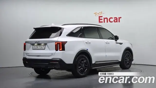 Kia Sorento 2023 — ფოტო 17/20