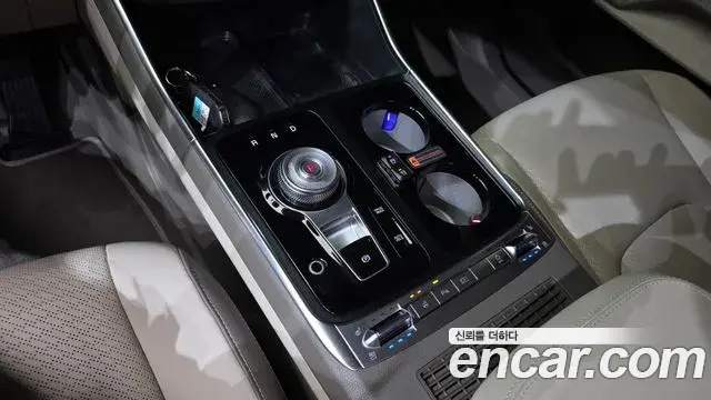 Kia Carnival 2024 — Şəkil 16/20
