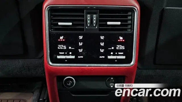 Porsche Cayenne 2020 — Фото 19/20