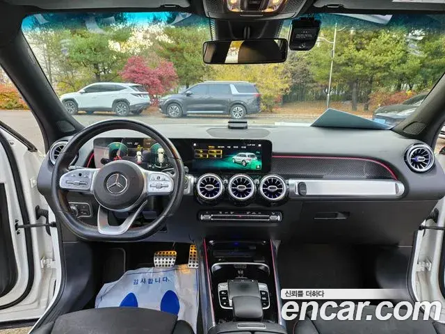 Mercedes-Benz GLB-Class 2020 — Şəkil 18/20