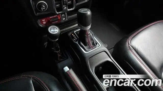 Jeep Wrangler 2022 — Photo 10/20