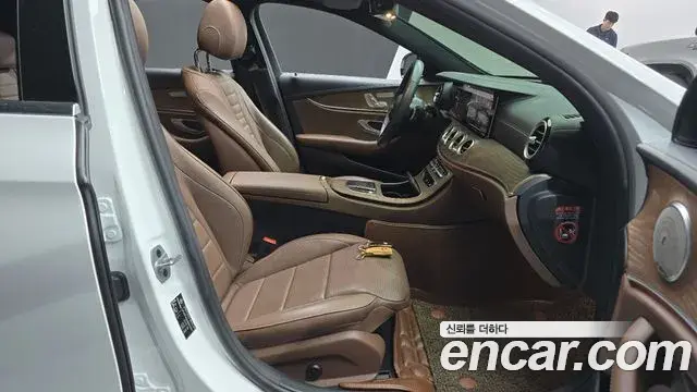 Mercedes-Benz E-Class 2022 — Şəkil 5/20