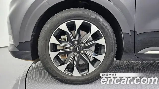 Kia Carnival 2023 — Фото 5/20