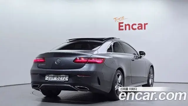 Mercedes-Benz E-Class 2018 — Photo 20/20
