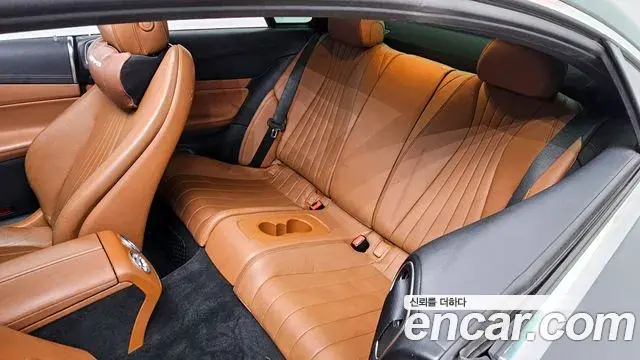Mercedes-Benz E-Class 2018 — Photo 11/20