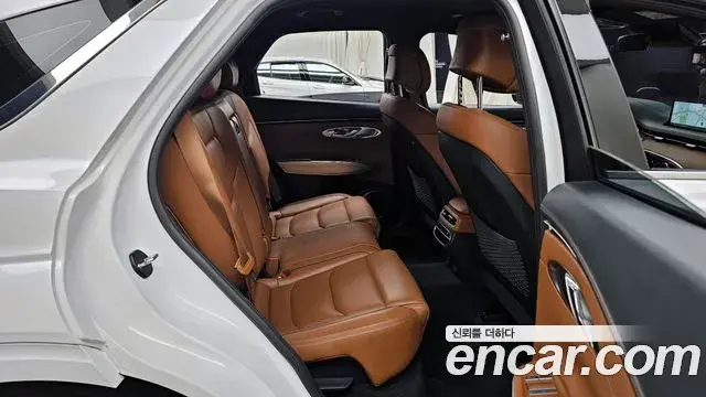 Genesis GV70 2021 — Photo 18/20