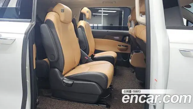 Kia Carnival 2023 — Фото 12/20