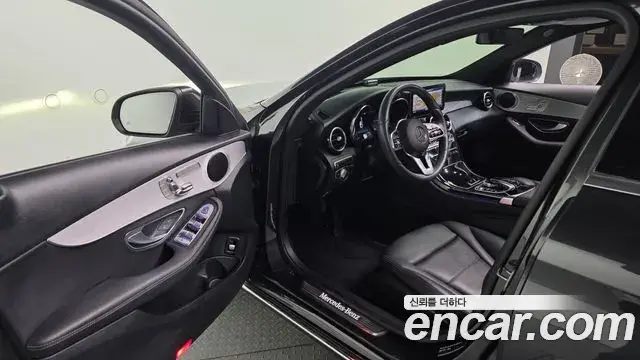 Mercedes-Benz C-Class 2020 — Photo 12/20