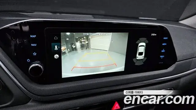 Hyundai Sonata Hybrid 2019 — Photo 6/20
