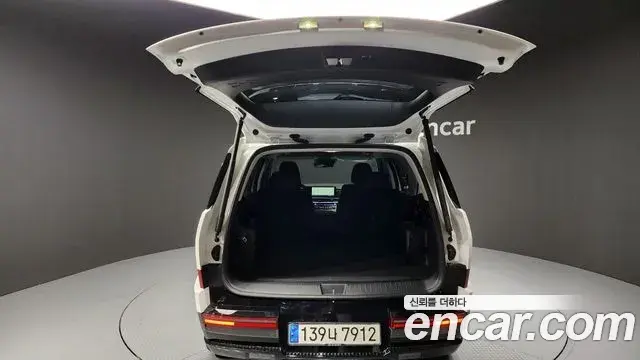 Hyundai Santa Fe 2023 — Photo 17/20