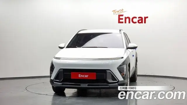 Hyundai Kona Hybrid 2023 — ფოტო 9/20