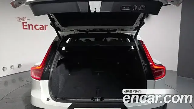 Volvo XC40 2020 — Фото 20/20