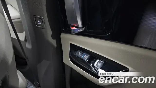 Kia Carnival 2021 — ფოტო 3/20