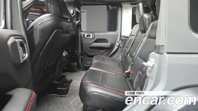 Jeep Wrangler 2022 — Фото 12/20