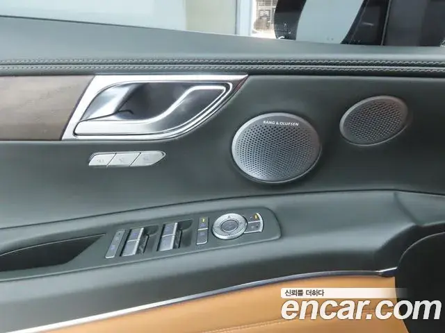 Genesis GV80 2024 — ფოტო 18/19