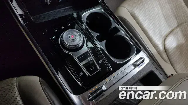 Kia Carnival 2021 — Photo 9/20