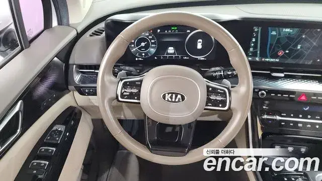 Kia Carnival 2021 — Photo 13/20