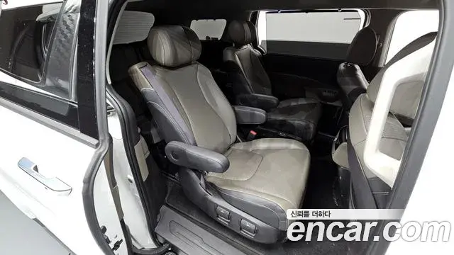 Kia Carnival 2024 — Şəkil 18/20
