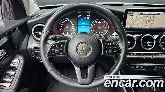 Mercedes-Benz C-Class 2019 — ფოტო 18/20