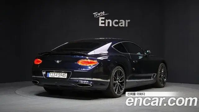 Bentley Continental GT 2019 — Photo 6/20