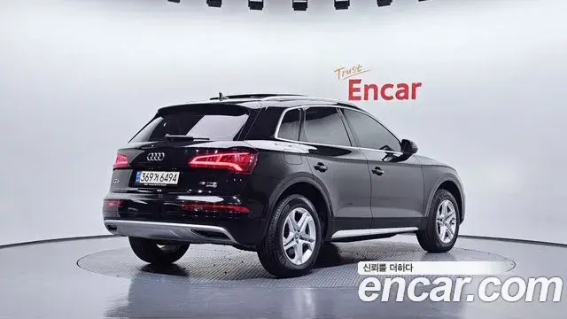 Audi Q5 2020 — ფოტო 15/20