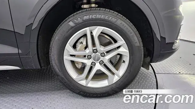 Audi Q5 2020 — ფოტო 11/20