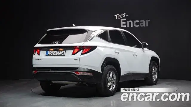 Hyundai Tucson Hybrid 2023 — ფოტო 8/20