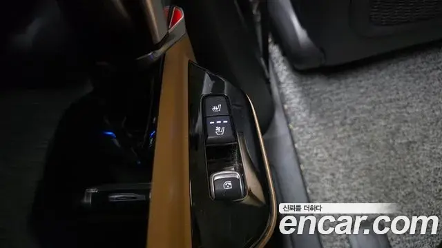 Kia Carnival 2023 — Photo 8/20