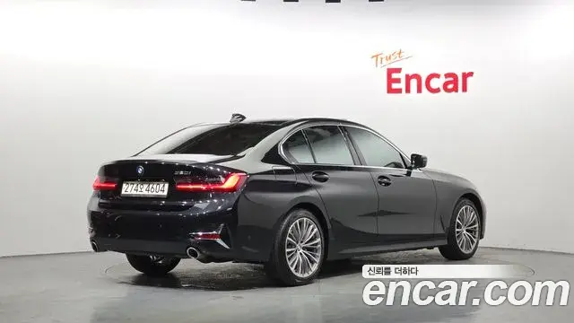 BMW 3 Series 2020 — ფოტო 17/20