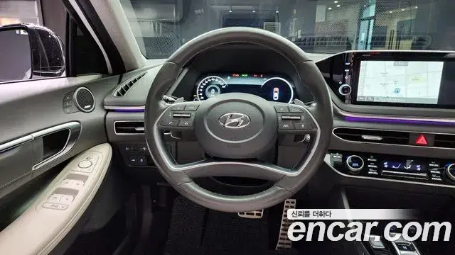 Hyundai Sonata Hybrid 2023 — Photo 15/20