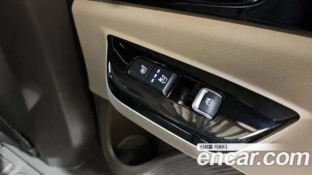 Kia Carnival 2022 — Photo 16/20