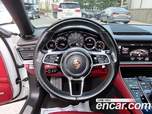 Porsche Panamera 2018 — ფოტო 10/20