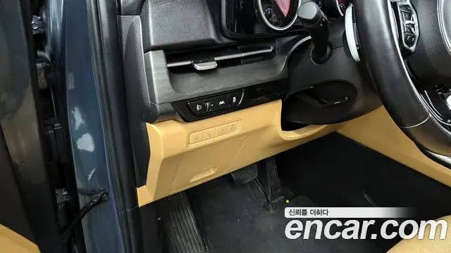 Kia Carnival 2020 — Photo 8/20