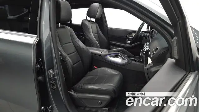 Mercedes-Benz GLE-Class 2021 — Photo 8/20