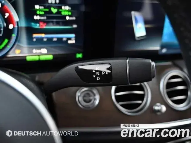 Mercedes-Benz E-Class 2020 — ფოტო 7/20