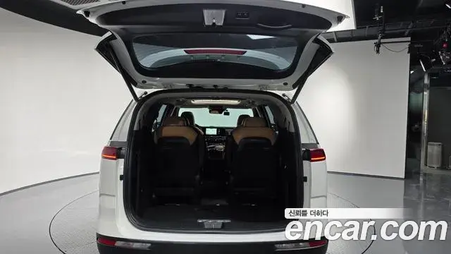 Kia Carnival 2022 — Фото 20/20