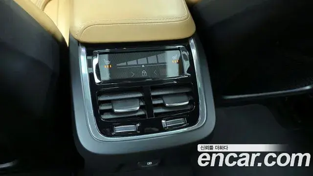 Volvo V60 Cross Country 2021 — Photo 2/20