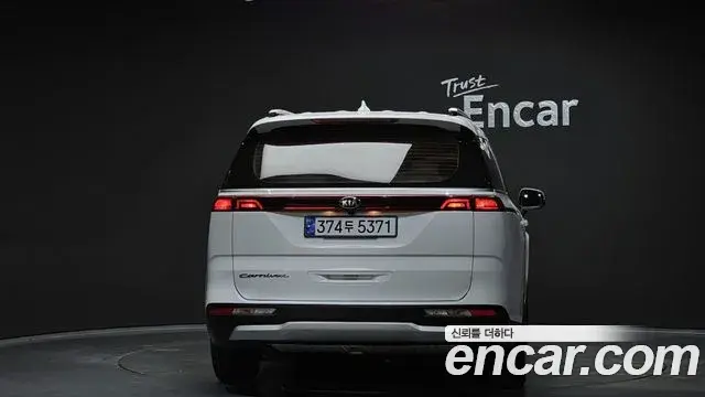Kia Carnival 2021 — Photo 4/20