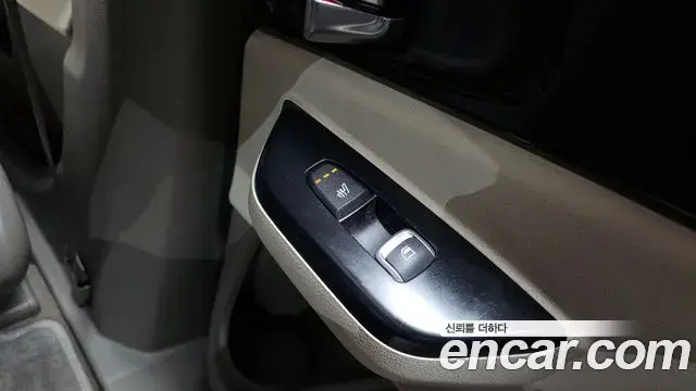 Kia Carnival 2021 — Photo 2/20
