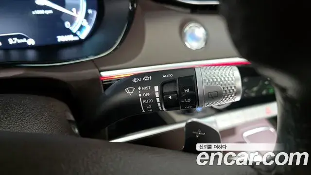Genesis GV70 2021 — Photo 12/20