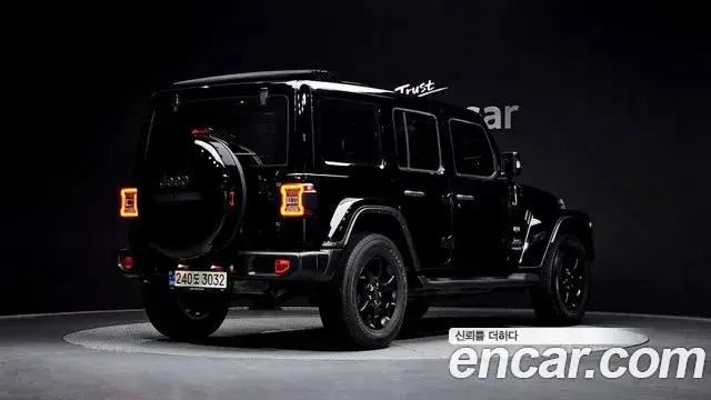 Jeep Wrangler 2021 — ფოტო 16/20