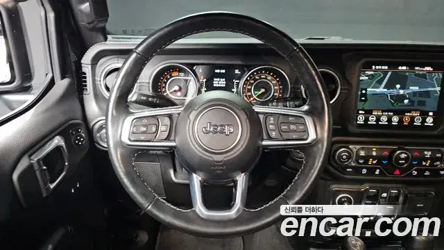 Jeep Wrangler 2021 — ფოტო 15/20