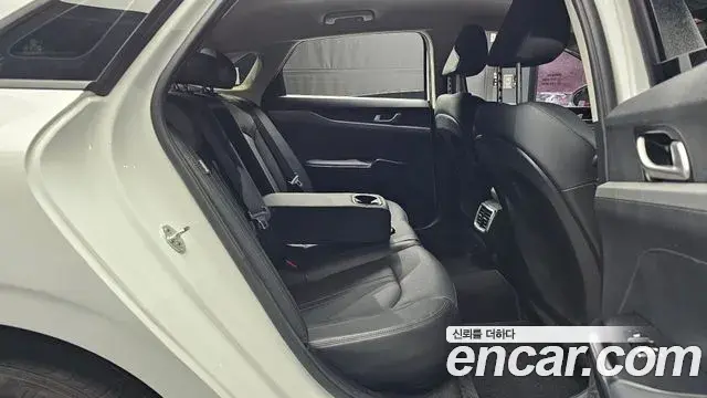 Kia K5 2020 — Photo 12/20