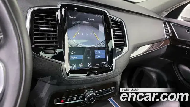Volvo XC90 2019 — Photo 1/20