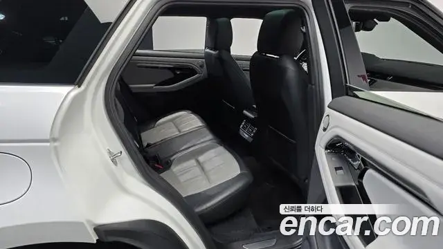 Land Rover Range Rover Evoque 2021 — Photo 19/20