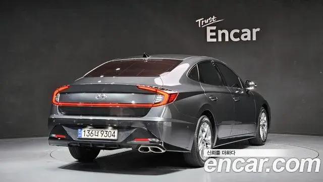 Hyundai Sonata Hybrid 2021 — ფოტო 16/20