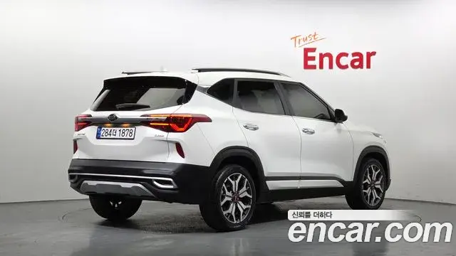 Kia Seltos 2021 — Şəkil 12/20