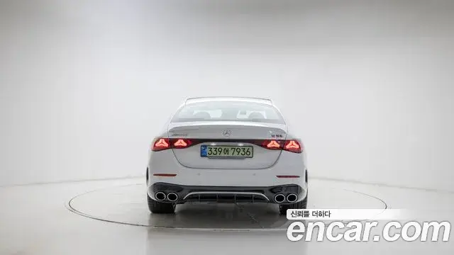 Mercedes-Benz E-Class 2025 — ფოტო 17/20