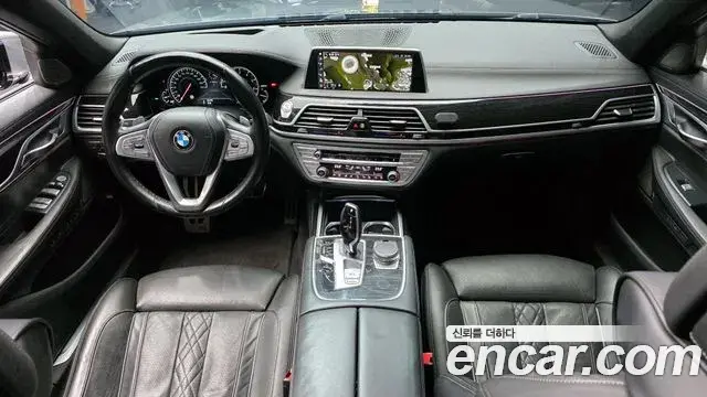 BMW 7 Series 2018 — ფოტო 7/20